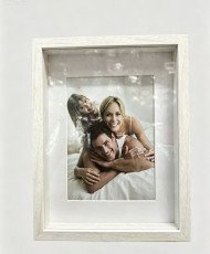 Marco con profundidad 10x15 cm  -  30x40cm ( Blanco  madera con paspartu)